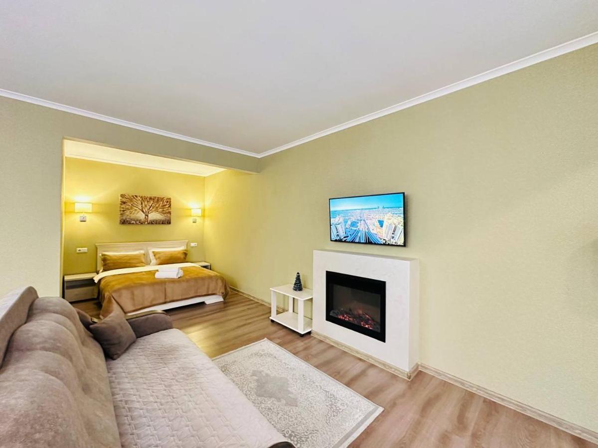 Apartamento Central Park In The City Center Almatý Exterior foto