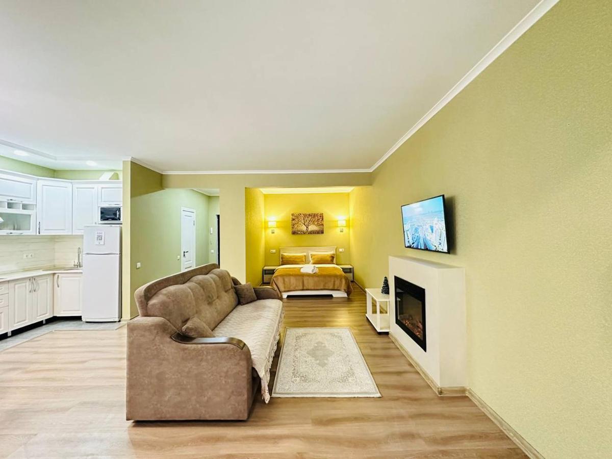 Apartamento Central Park In The City Center Almatý Exterior foto