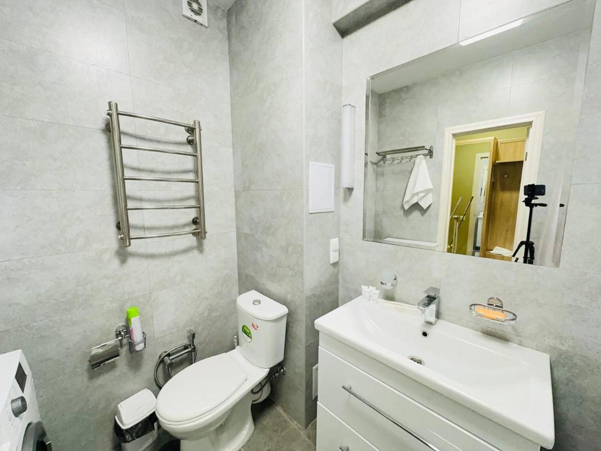 Apartamento Central Park In The City Center Almatý Exterior foto