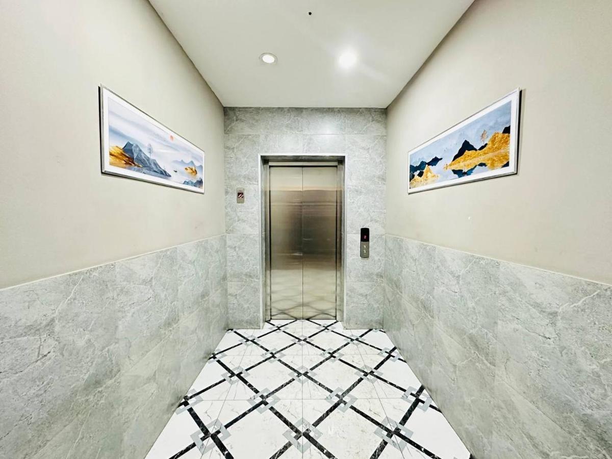 Apartamento Central Park In The City Center Almatý Exterior foto