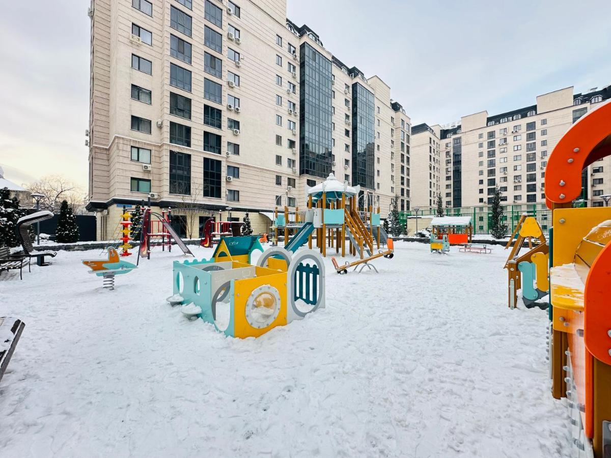Apartamento Central Park In The City Center Almatý Exterior foto