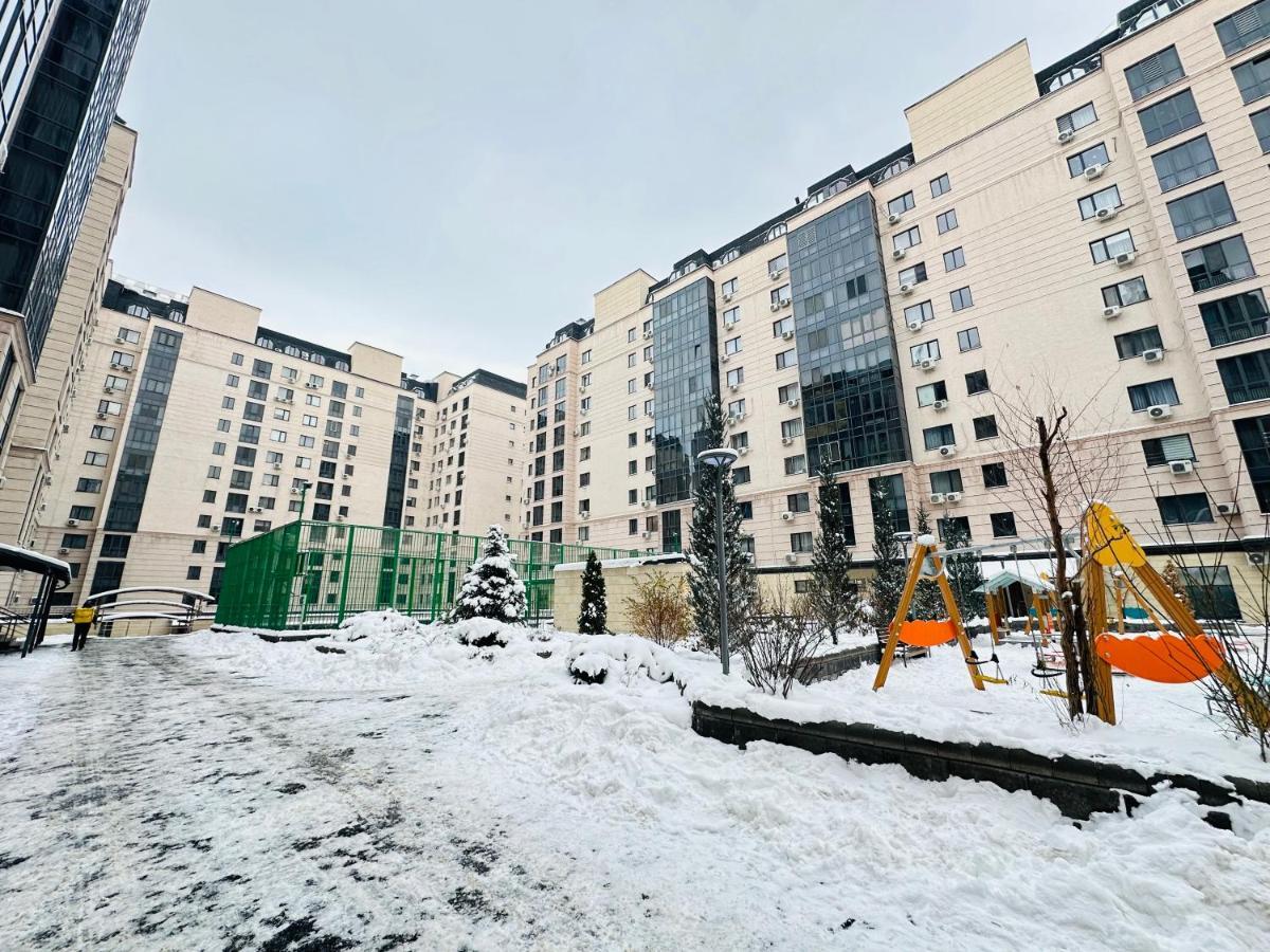 Apartamento Central Park In The City Center Almatý Exterior foto