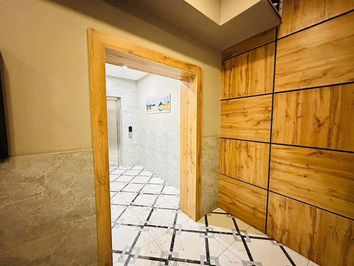 Apartamento Central Park In The City Center Almatý Exterior foto